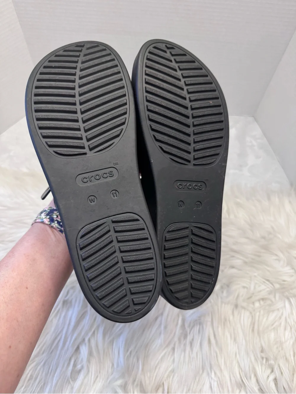Crocs Brooklyn Wedge Ankle Strap Black High Shine Sandal Comfort Shoe Size 11